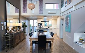 Huge Stylish Art Loft With Spa & Soaring Ceilings